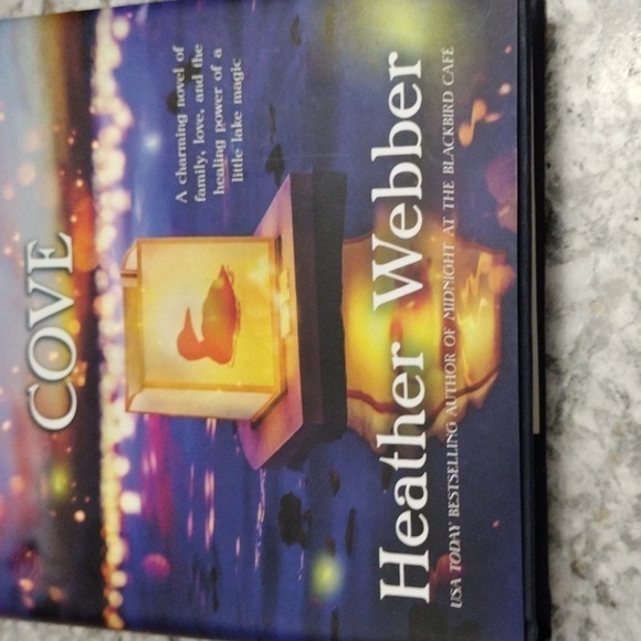 The Lights off Sugarberry Cove by Heather Webber book - Picture 3 of 12